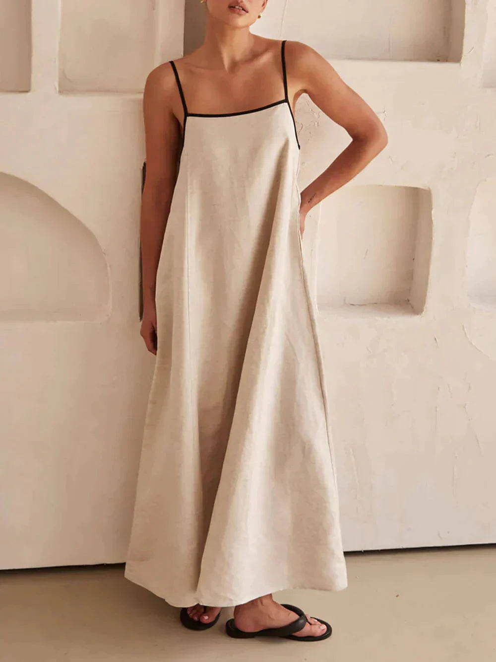 Robe à bretelles contrastée classique pour les fêtes de fin d'année