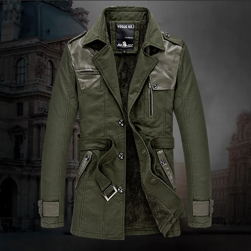 Trench-coat long ceinturé isolé homme
