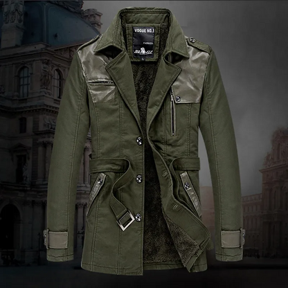 Trench-coat long ceinturé isolé homme