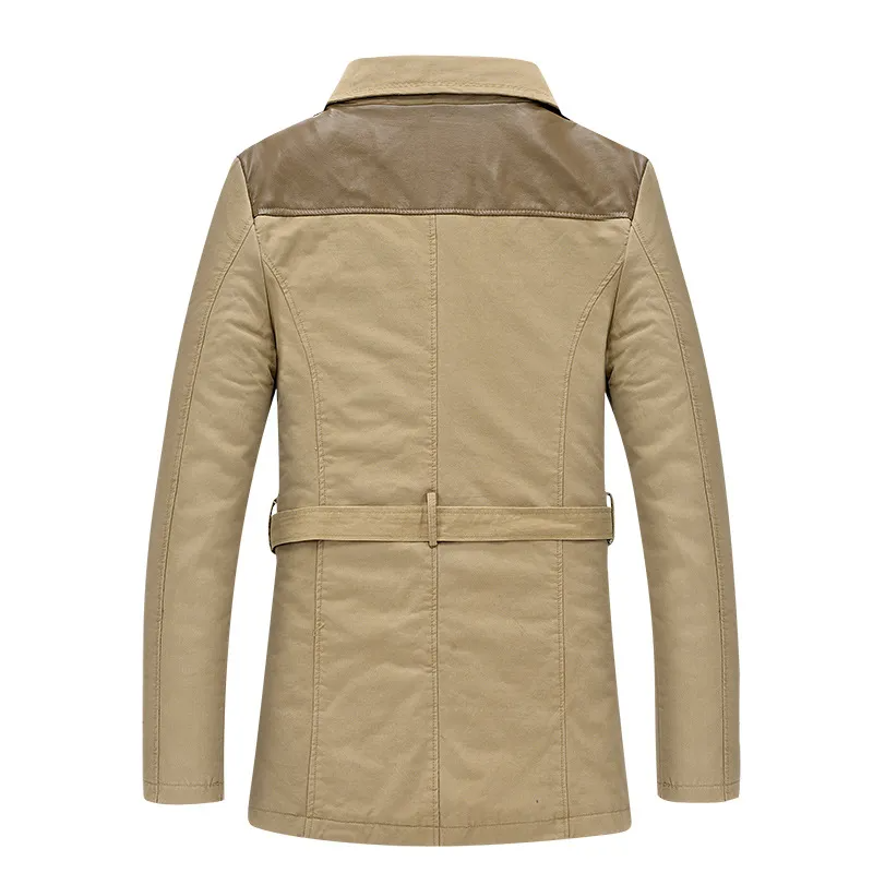 Trench-coat long ceinturé isolé homme